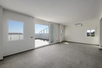 R3890707
