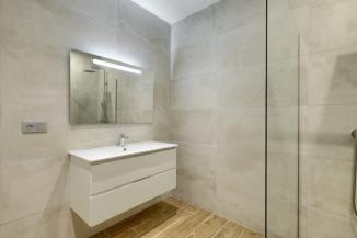 R3890707