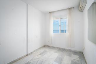R4842379