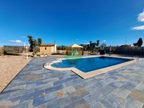 5 Bedroom Country house For Sale