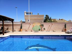 2 Bedroom Detached For sale