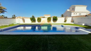 3 Bedroom Detached For Sale