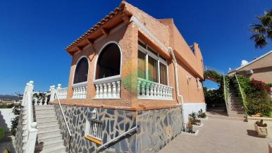 2 Bedroom Detached For sale
