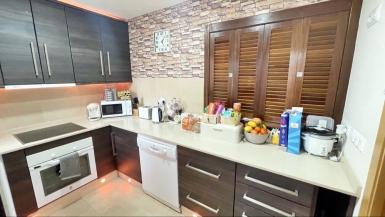 157.950 Euros