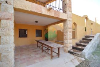 3 Bedroom Country House For Sale