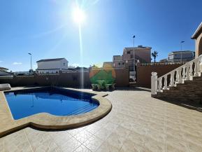 5 Bedroom Detached For Sale