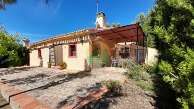 4 Bedroom Country house For Sale