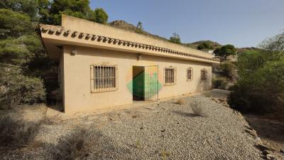 4 Bedroom Country house For Sale | ALAM67