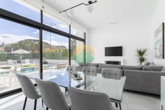 2 Bedroom Detached For Sale