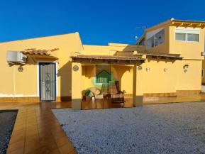 5 Bedroom Country house For Sale