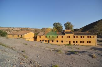3 Bedroom Country House For Sale