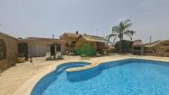 4 Bedroom Country house For Sale