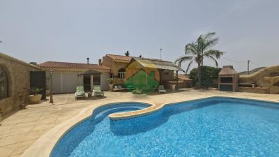 4 Bedroom Country house For Sale | MAZ28
