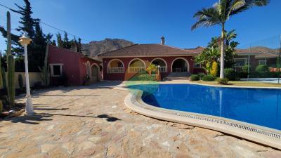 5 Bedroom Detached Villa For Sale | ISLA55