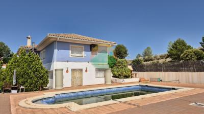 4 Bedroom Detached For Sale | CALA05