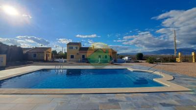 5 Bedroom Country house For Sale | ALHA16