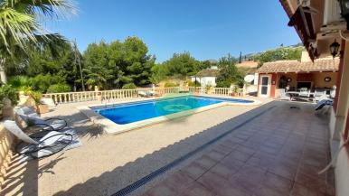 4 Bedroom Detached For Sale