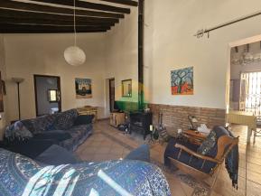 6 Bedroom Country House For Sale