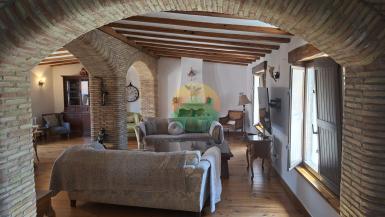 4 Bedroom Property For Sale