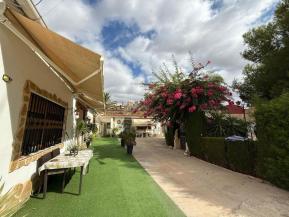 621111