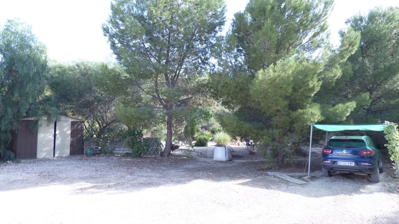 3 Bedroom Country house For Sale | ALE06