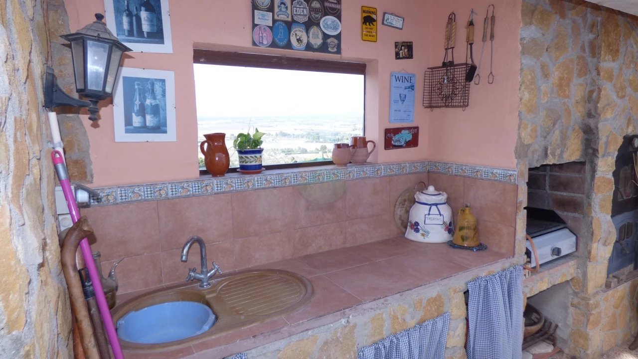 3 Bedroom Country house For Sale | ALE06