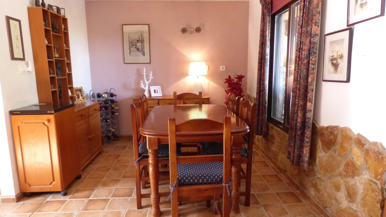 3 Bedroom Country house For Sale | ALE06