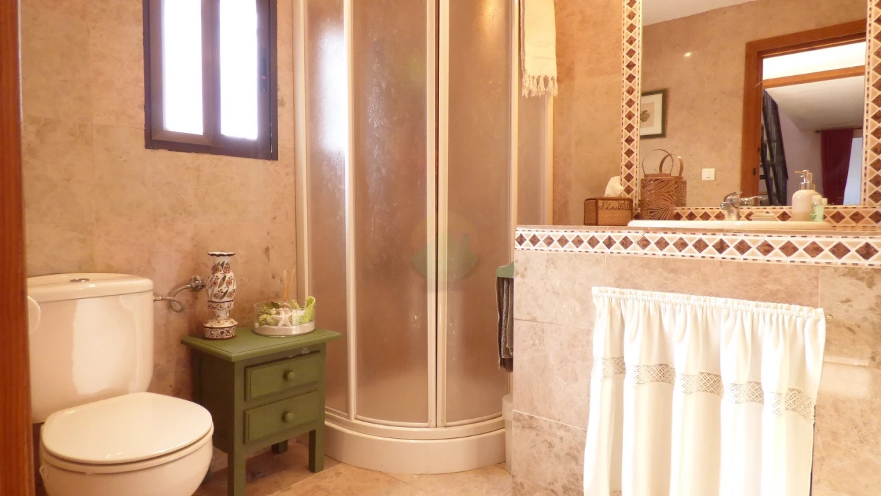 3 Bedroom Country house For Sale | ALE06