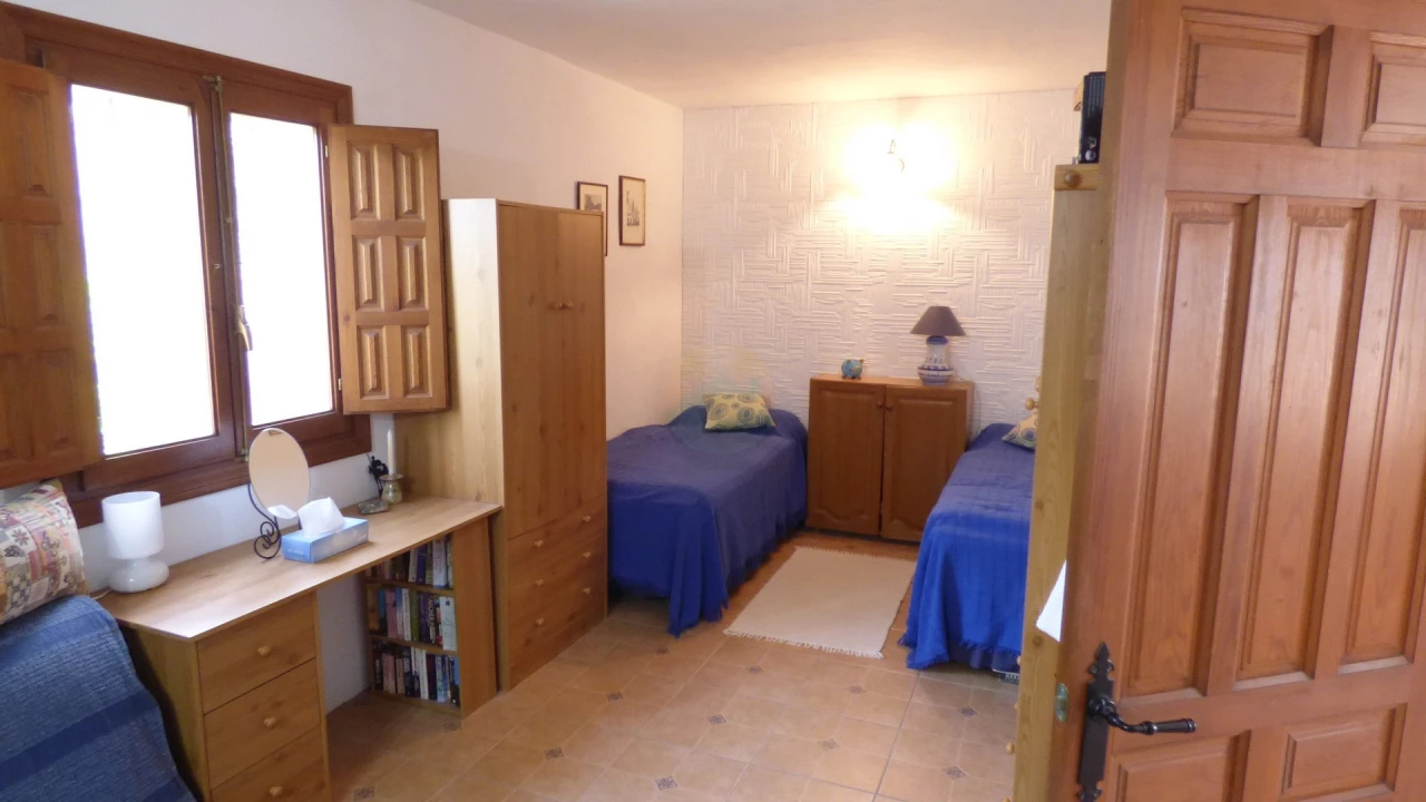 3 Bedroom Country house For Sale | ALE06