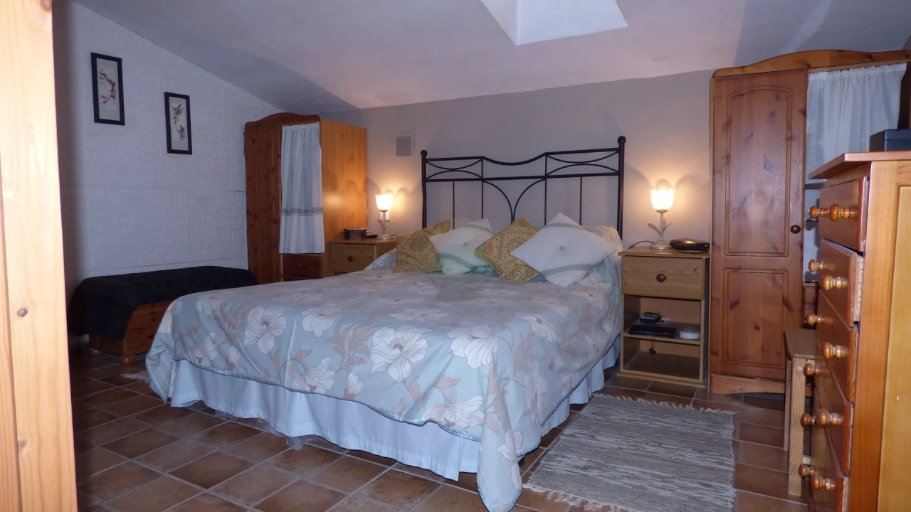 3 Bedroom Country house For Sale | ALE06
