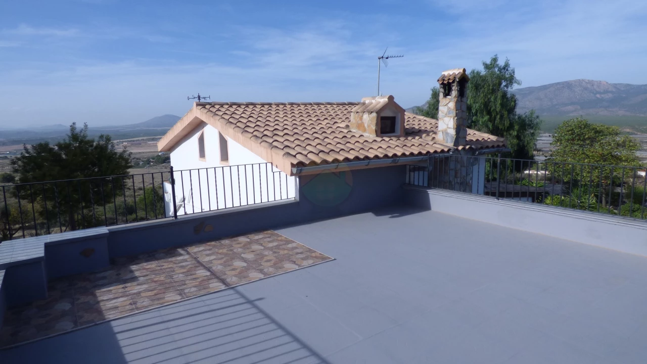 3 Bedroom Country house For Sale | ALE06