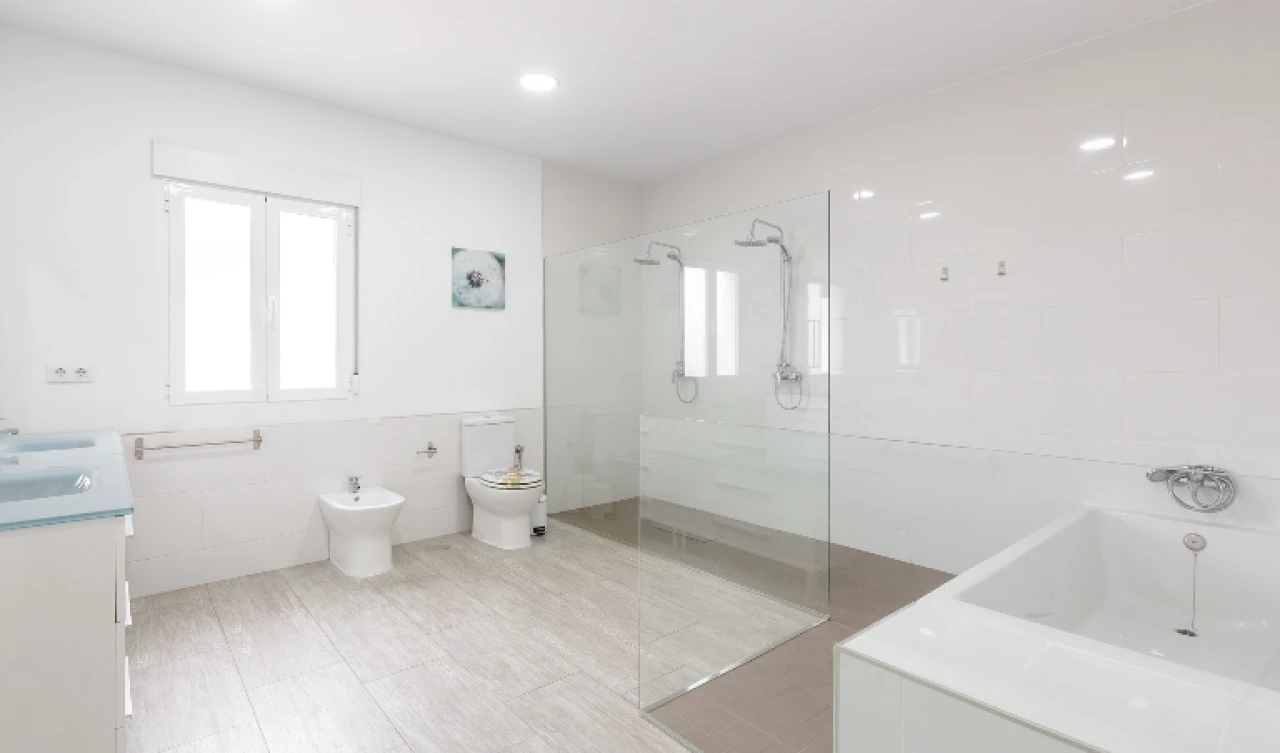 3 Bedroom Detached For Sale | BOL51