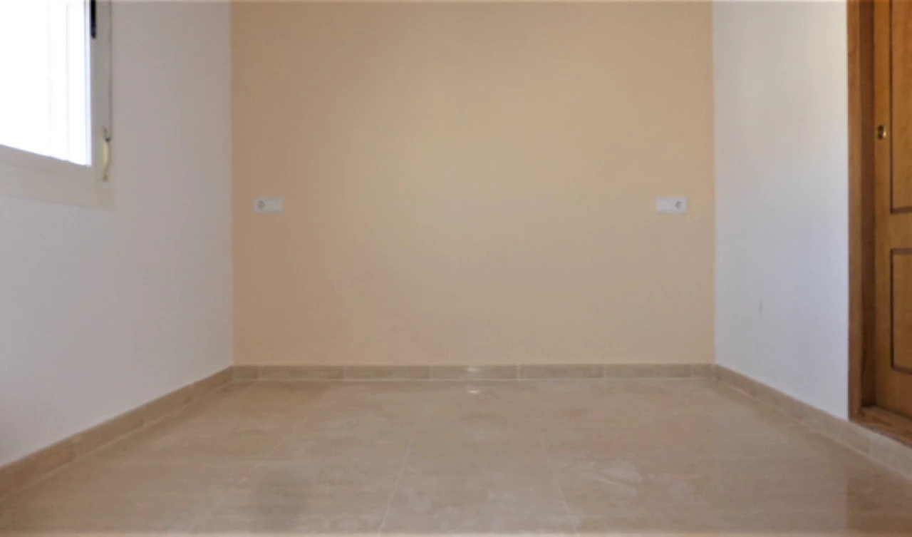 2 Bedroom Terraced For Sale | CLAD304