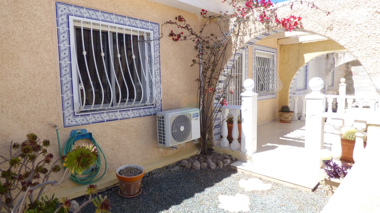 2 bedroom Terraced For sale | CLAD336