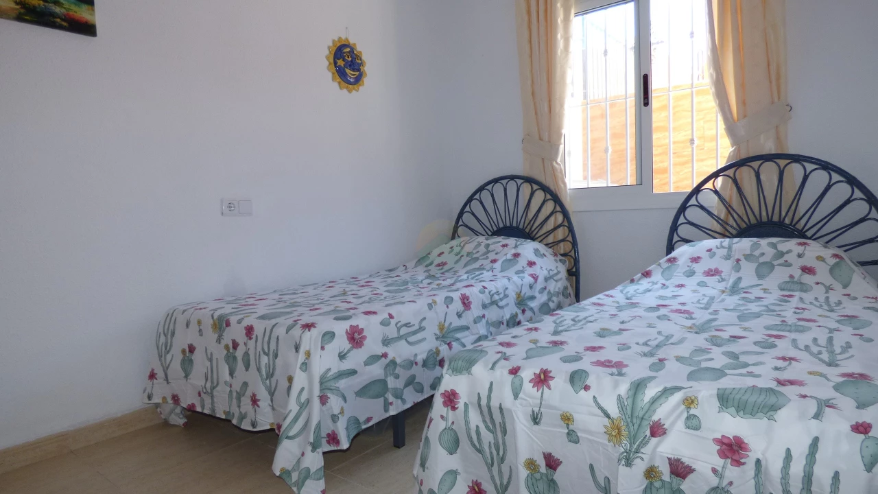 2 bedroom Terraced For sale | CLAD336