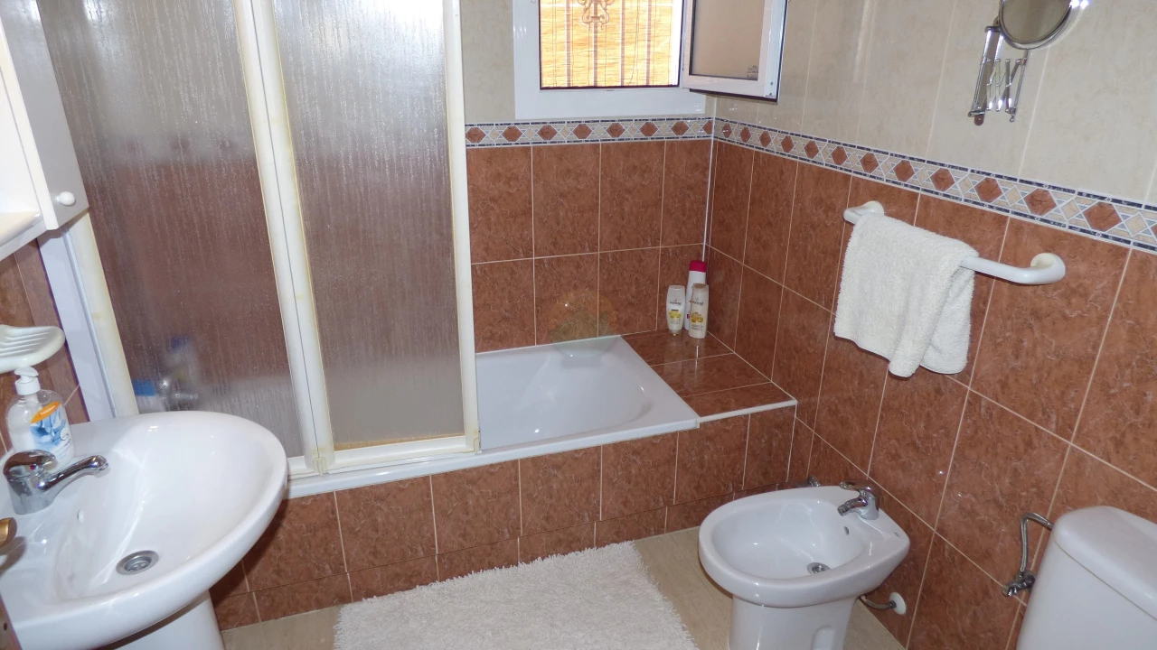 2 bedroom Terraced For sale | CLAD336