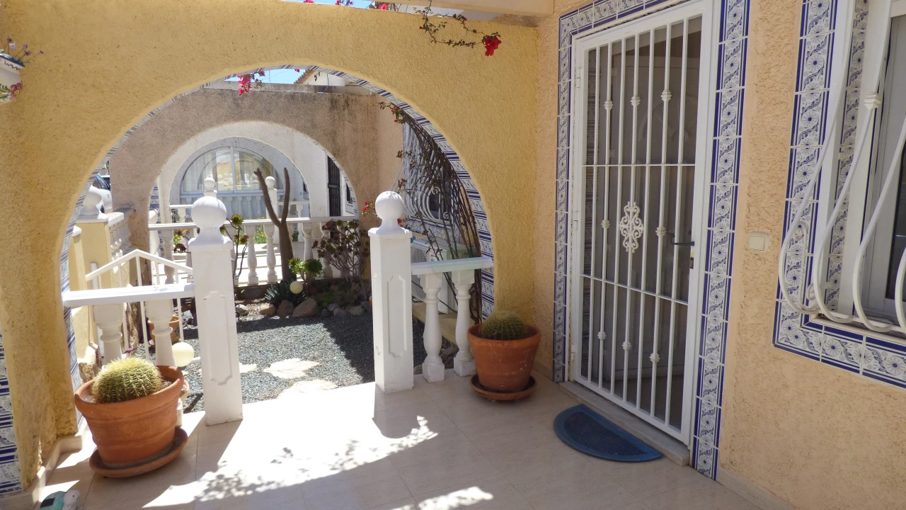 2 bedroom Terraced For sale | CLAD336