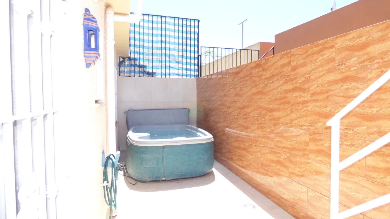 2 bedroom Terraced For sale | CLAD336