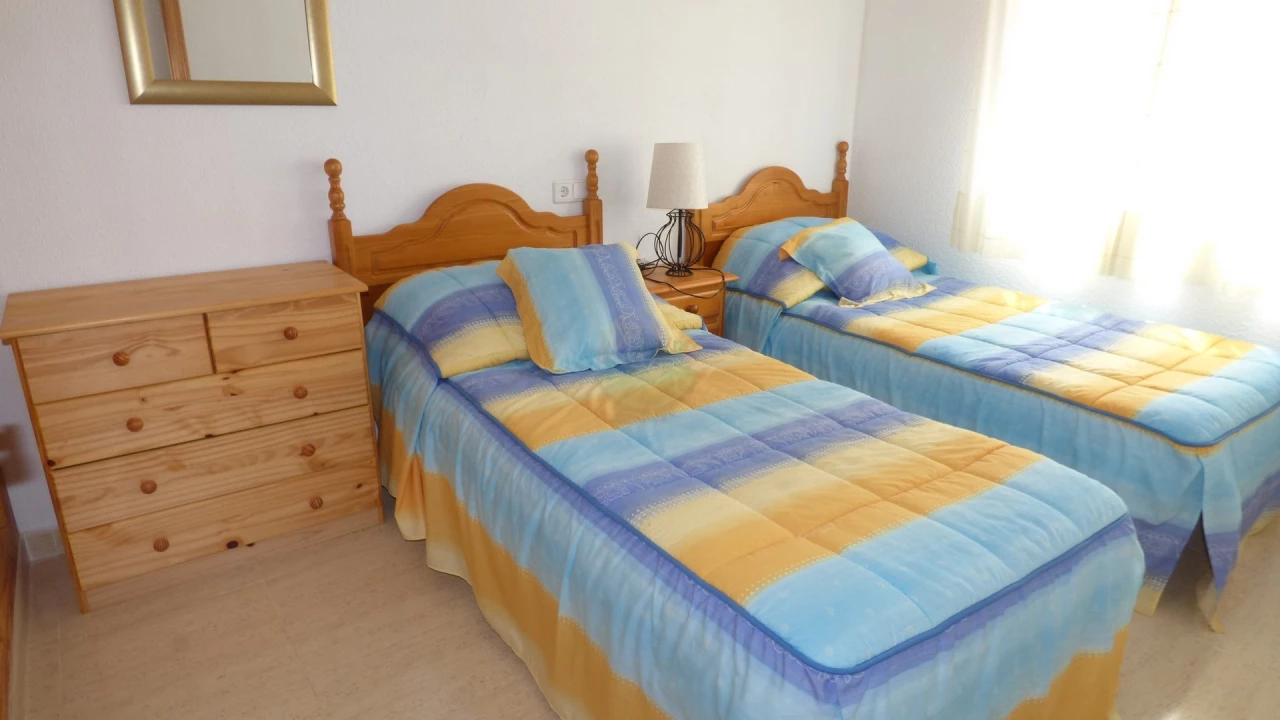 2 bedroom Terraced For sale | CLAD350