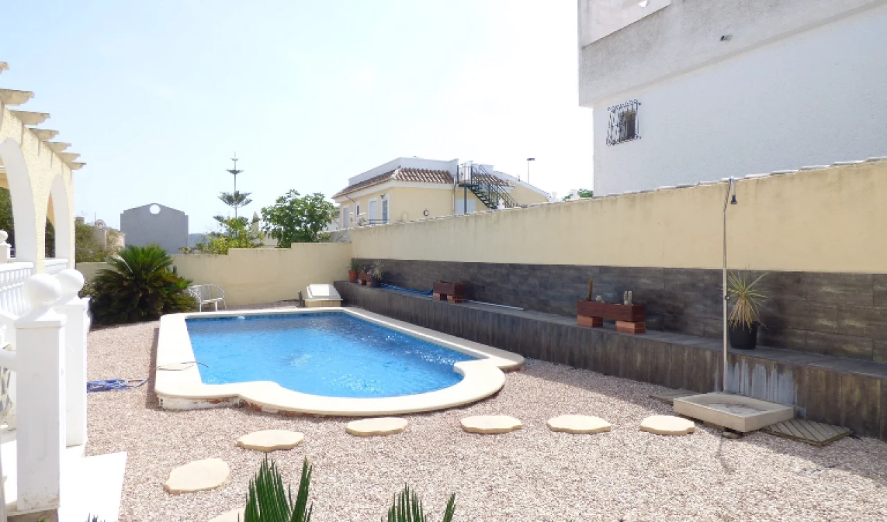 3 Bedroom Detached For Sale | FOC296