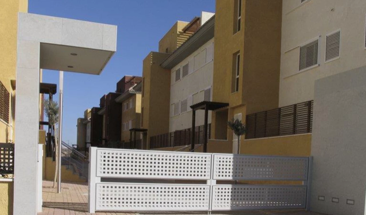 2 Bedroom Apartment For Sale | HDALosOlivos