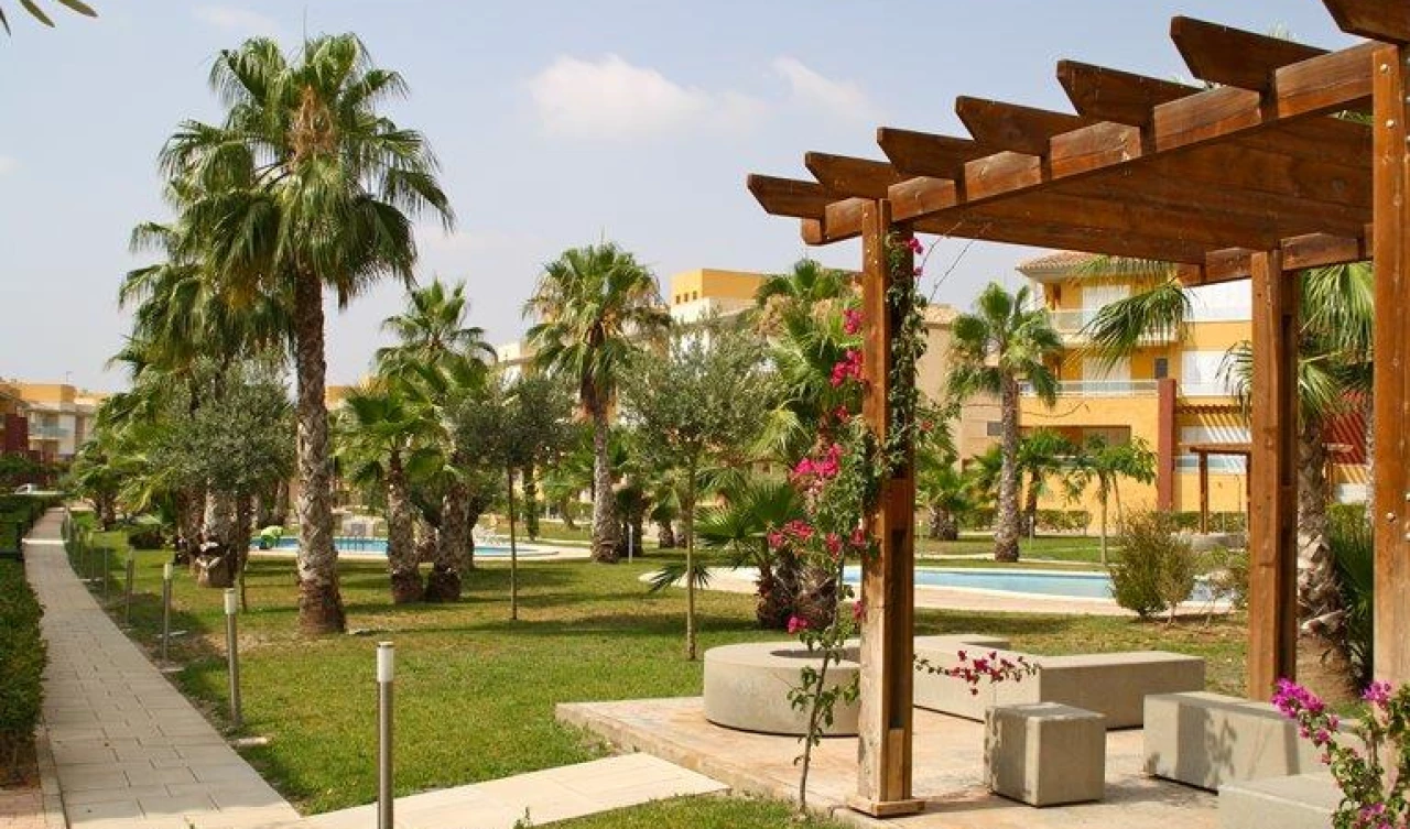 2 Bedroom Apartment For Sale | HDALosOlivos