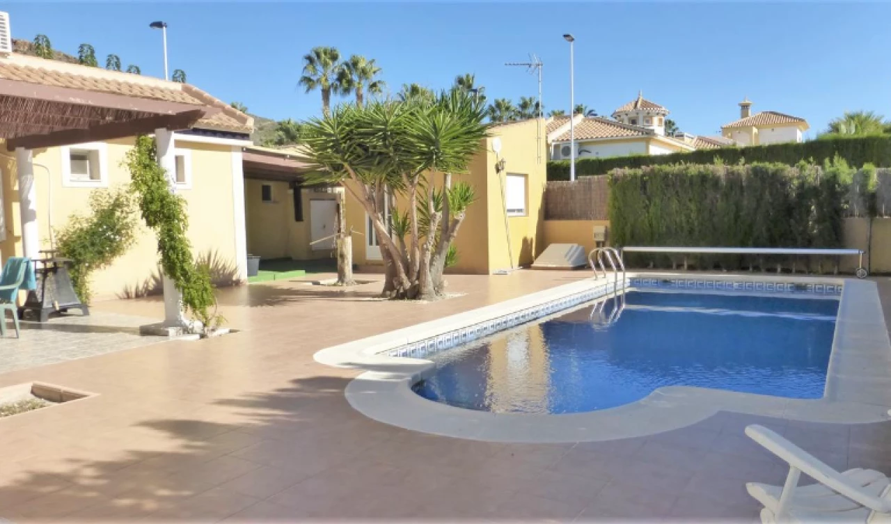7 Bedroom 2 Bathroom Chalet Property For Sale | MCC82