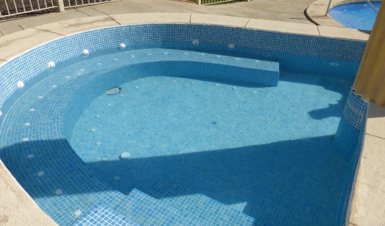 2 Bedroom Apartment For Sale | MOSTR07