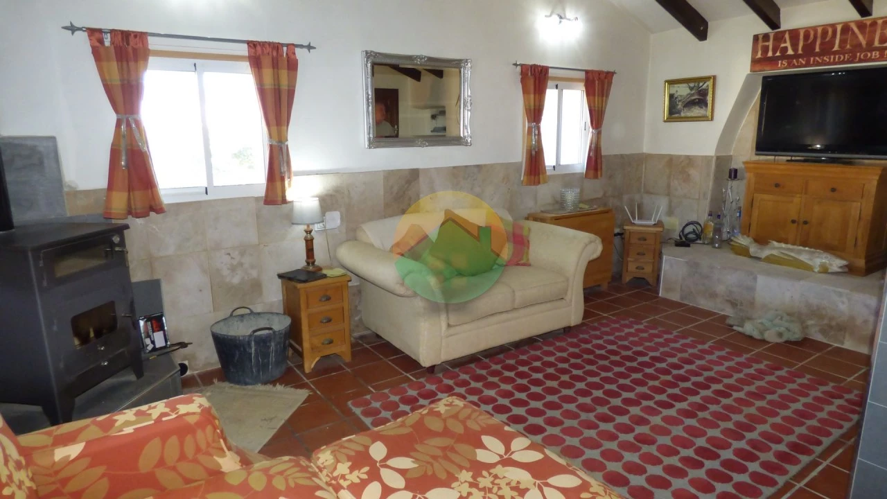 2 Bedroom Country house For Sale | MUN03