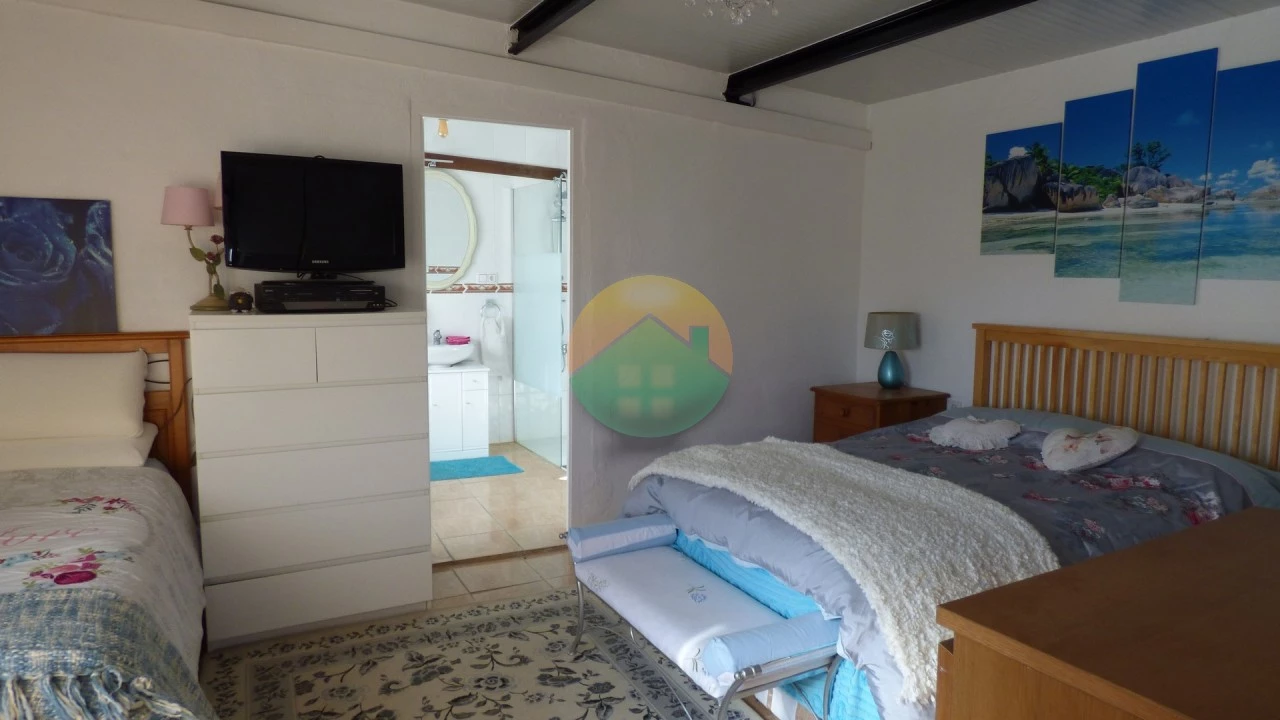 2 Bedroom Country house For Sale | MUN03