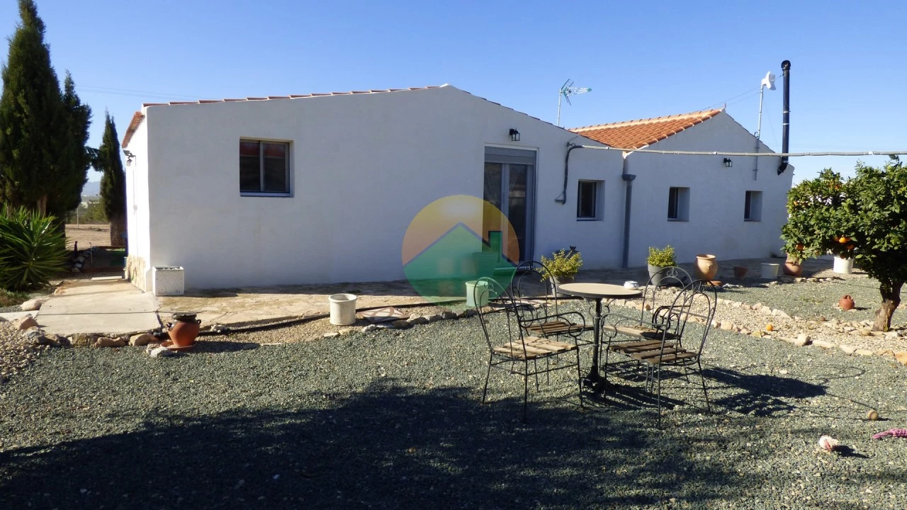 2 Bedroom Country house For Sale | MUN03