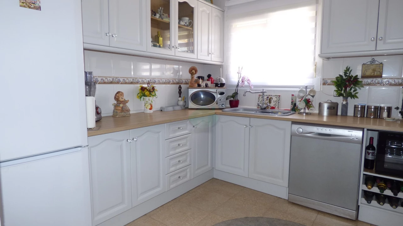 4 Bedroom Detached villa For sale | NEB506i