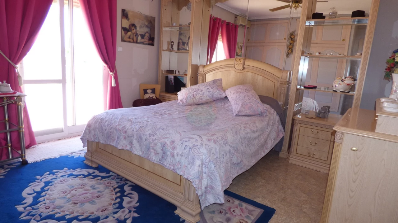 4 Bedroom Detached villa For sale | NEB506i