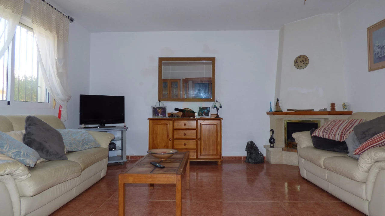 3 Bedroom Semi - Detached House For Sale | PAL02